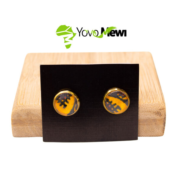 Boucles d'oreilles puce en wax/ cabochon ronde/ noir et jaune/ Diamètre 1.5cm / n°15