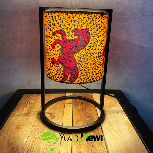 lampe tissu wax  /déco moderne / lampe métal /lampe cheval/ jaune rouge