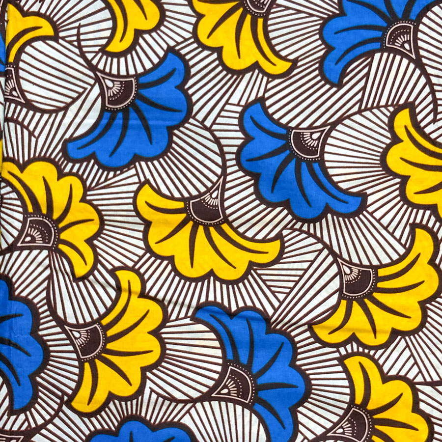Boucles d'oreilles cabochon résine motif  tissu wax fleurs de mariage,  bleu et jaune n.9